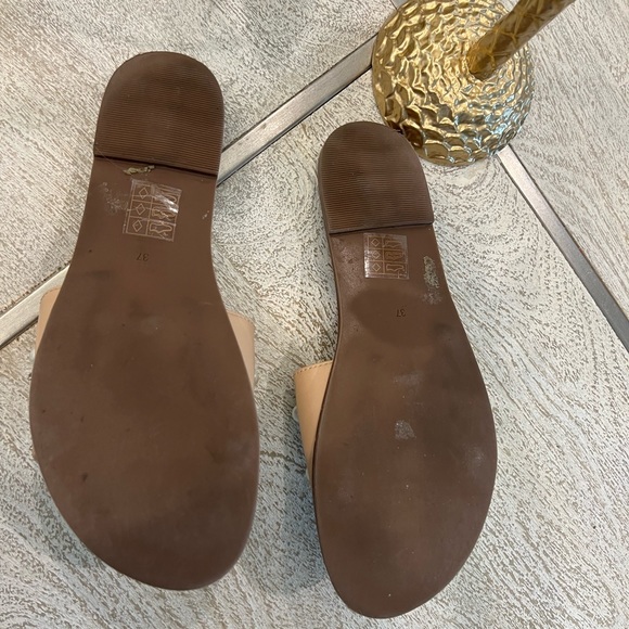 Embellished Pearly Slide Sandals 6.5 - Picture 5 of 5